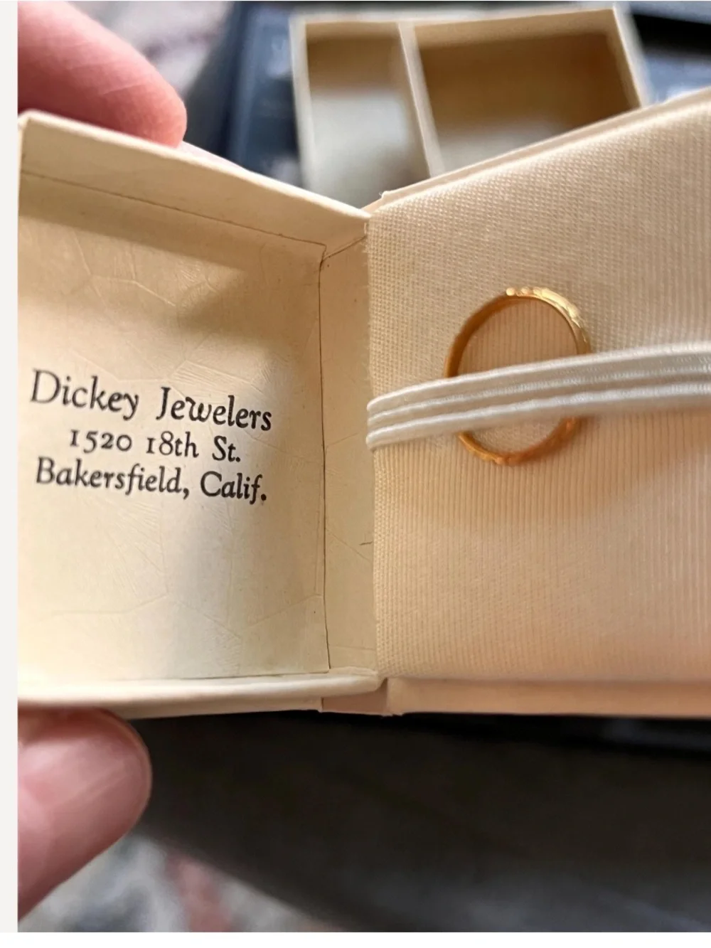 Vtg 14 Kt Gold Children’s Engraved Band Ring -Floral Detail- baptism christening